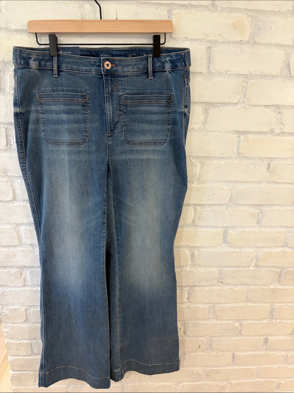 J. Jill Wide-Leg Jeans in Faded Blue Wash (B5)